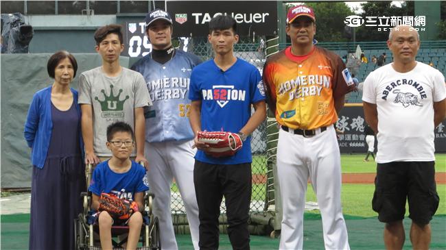 偶像鋒哥打氣　李承哲截肢不放棄籃球