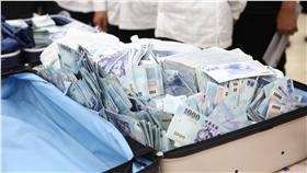 警查獲一銀案贓款16:9（圖／中央社）