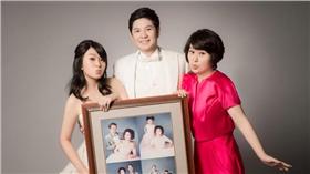 李國修,王月,女兒,婚紗(新浪微博)