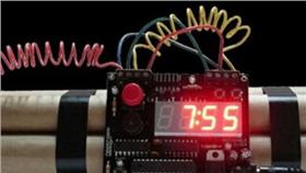 蛙人,炸彈,臉書