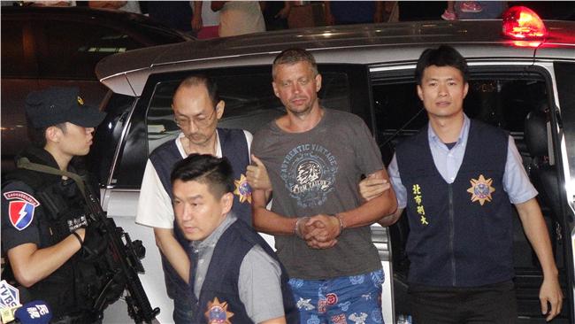 7天破盜領案　網友淚推警察背後辛酸