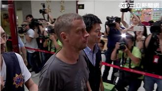 稱腳受傷恐會腦病變　安德魯要求就醫