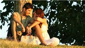 戀愛,愛情,感情,情侶,約會(flickr/Nicu Buculei)
https://goo.gl/B5UHK3