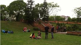 尼泊爾地震 當地嚮導抵制飯店-Ang Tshering Lama臉書-https://www.facebook.com/ang.lama.9/photos?pnref=lhc