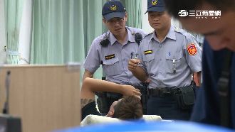 暗夜尋仇縱火　惡煞衝急診室嗆傷者