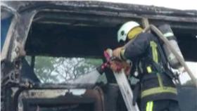 國道火燒車,陸客團遊覽車／中央社