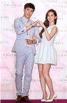 曾之喬、謝佳見提前與粉絲過七夕情人節。（記者邱榮吉/攝影）