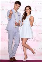 曾之喬、謝佳見提前與粉絲過七夕情人節。（記者邱榮吉/攝影）