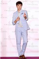 帥氣的謝佳見。（記者邱榮吉/攝影）