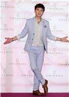 帥氣的謝佳見。（記者邱榮吉/攝影）