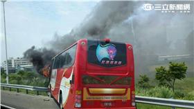 國道桃園段發生有史以來最嚴重的火燒車（翻攝畫面）