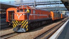 台鐵、火車／flickr－Irvin Chen
（https://www.flickr.com/photos/irvin/4557572547/in/photolist-7WJKx2-ncQm9e-ncQQpo-kBYxWp-nsg2nb-nw6AJV-nw6Hgn-kBY7sF-pMYsoN-79G5Fo-nun1a5-nw6L4M-28Uh5M-nu3C5r-7WMYQ3-nw6U1P-79G5rL-m6vyj6-mHX8M-ncQdQu-c3ZbyS-nu3abB-iwLikF-nw6w4x-8LwT7F-nw6A5P-8QoQqp-nu3DAT-nu3c9V-dQTQcC-6vkGbY-79G3qq-8vp8NG-dzepn1-6vkzbC-79CfYM-m6vxYB-6vgvrv-nw6FiV-knHb9x-ncQvz1-nshhpU-28Uiar-nshgR9-nsg2eL-ccV7A5-nu39iq-kBY4CH-DQE3rV-m6x5k5）