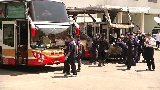 火燒車逃不掉？檢察官調同款車勘驗