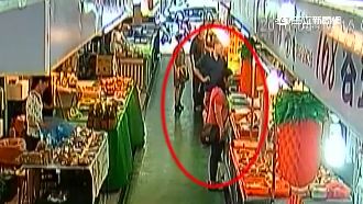 夫摸走魚販手機　妻：丟臉丟到菜市場