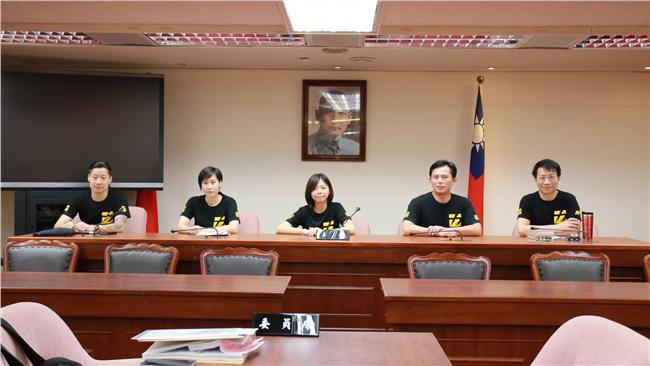 時代力量佔主席台　綠營甲級動員備戰