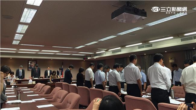 賀陳旦赴立院報告　為罹難者默哀