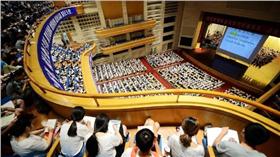 ▲3千考生擠爆補習班。（圖／翻攝自濟南生活微博）
http://www.weibo.com/5329116942/DFnFxtOUq?type=comment#_rnd1469067631621