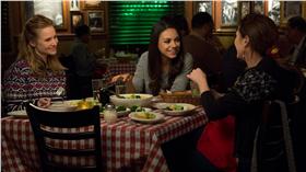 蜜拉庫妮絲新作【阿姐萬萬醉】／CatchPlay提供