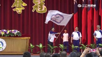 小英授旗奧運團：國手未來都坐商務艙