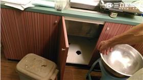 柯翁撿拾454萬贓款涉侵占遺失物罪嫌送辦（翻攝畫面）