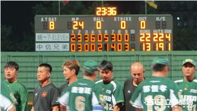 統一獅以22比13拿下羅東球場的勝利（圖／記者王怡翔攝）