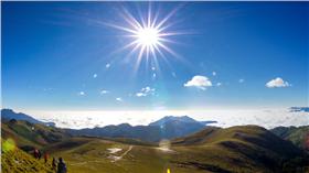 太陽,熱,晴朗,天氣
https://www.flickr.com/photos/bbvv1913/23435741113/
▲圖／攝影者Jackly, flickr CC License