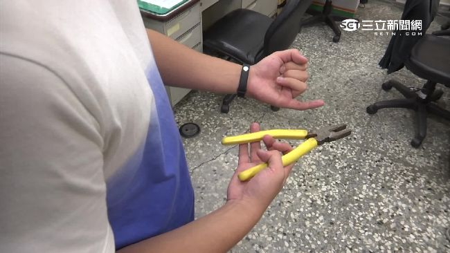車手遭控私吞贓款　慘被老虎鉗夾傷