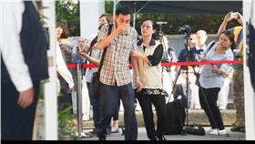 火燒車、陸客家屬（ 圖／攝影記者聯誼會提供）