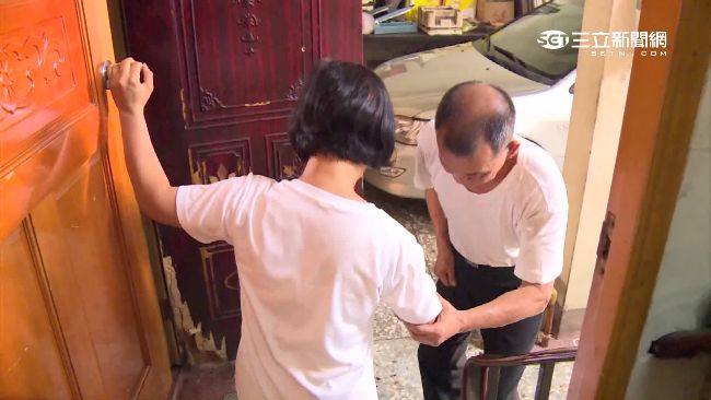慈父病床連唱75天　喚醒植物人女兒