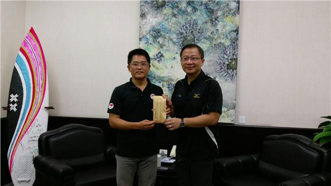 匯集球星與球迷愛心　吳志揚親送台東