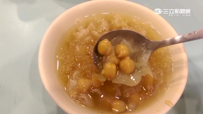 冰店拿鷹嘴豆充當蓮子　顧客越吃越火