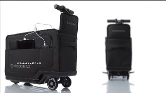 懶人福音！登機行李箱能收納還能騎