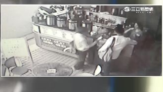 不買防蚊液不離開！業務遭控強迫推銷