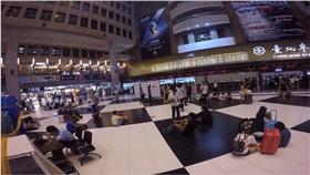 台北車站大廳／日本人的歐吉桑おじさんYouTube