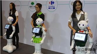 Pepper登台　九月起銀行上班去