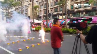 沖天炮在眼前炸開　高樓住戶怒批議員