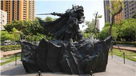 阿薩斯　臺中草悟道　美商暴雪　雕像　銅像