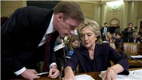 希拉蕊、希拉蕊顧問蘇利文／（圖／美聯社／達志影像）