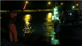 屏東漁船太平島護主權_中央社