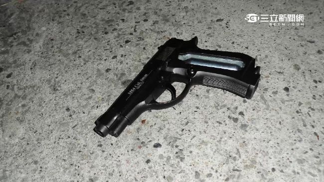不滿載小姐遭刁難　男槍殺資深同事