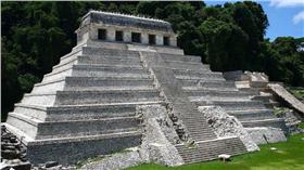 馬雅金字塔藏水道 來世之路從這裡開始
維基百科