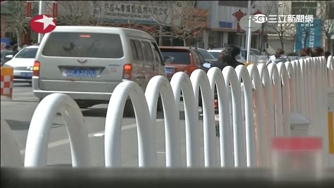 穿越「護欄」奪命！孕婦卡頭一屍兩命
