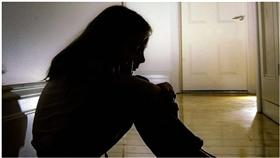 施暴,性侵,求援,獸父,懷孕,殘障,派對,姦情,法庭,判刑,亂倫(http://www.theage.com.au/victoria/father-gets-15-years'-jail-for-abhorrent-abuse-of-the-daughter-he-got-pregnant-20160725-gqcywd.html)