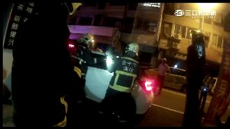 開名車撞倒4機車　駕駛竟呼呼大睡