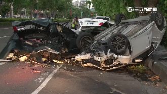 借友車狂飆　2人「撞爛一條街」快閃