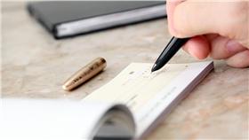 -支票-（圖／shutterstock／達志影像）