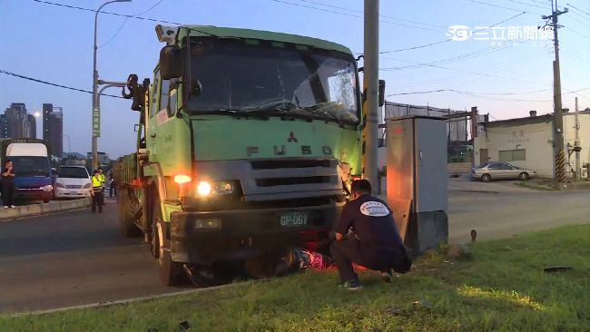 2賊偷貨車露餡　竟想開車輾過車主