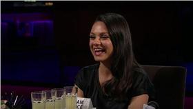 蜜拉庫妮絲,Mila Kunis,艾希頓庫奇,Ashton Kutcher　圖／翻攝自YouTube