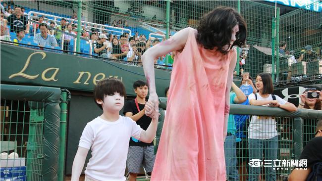 貞子、伽椰子台灣對決！全場都倒地了