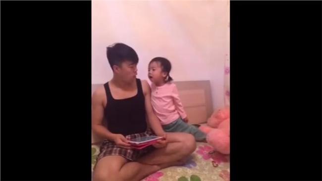 換個媽媽好不好？小蘿莉神回打趴老爸